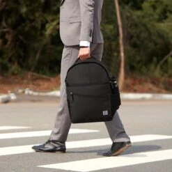 Brisby 4 Laags Geïsoleerde Koeltas Rugzak - 25 Liter - Met Handige Vakken Voor Bestek En Essentials - Waterafstotend Materiaal - Zwart 17 Brisby 4 Laags Geïsoleerde Koeltas Rugzak - 25 Liter - Met Handige Vakken Voor Bestek En Essentials - Waterafstotend Materiaal - Zwart -Buiten Kamperen 1200x1200 1311