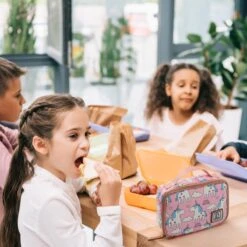 Brisby 4 Laags Geïsoleerde Koeltas - Lunchtas 1.5 Liter - Roze Eenhoorn -Buiten Kamperen 1200x1200 1352