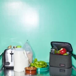 Eastpak Oval Lunch Koeltas Black -Buiten Kamperen 1200x1200 1577