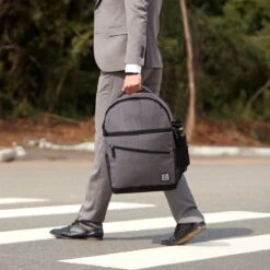 Brisby 4 Laags Geïsoleerde Koeltas Rugzak - 25 Liter - Met Handige Vakken Voor Bestek En Essentials - Waterafstotend Materiaal - Donkergrijs -Buiten Kamperen 1200x1200 1592