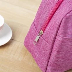 Koeltas - Lunchtas - Volwassenen En Kinderen - Compact & Handig: Zomer - Picknick -School - Lunch - Werk - Klassiek Roze 17 Koeltas - Lunchtas - Volwassenen En Kinderen - Compact & Handig: Zomer - Picknick -School - Lunch - Werk - Klassiek Roze -Buiten Kamperen 1200x1200 1594