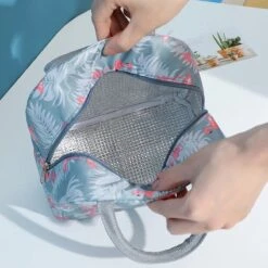 Koeltas - Lunchtas - Volwassenen En Kinderen - Compact & Handig: Zomer - Picknick -School - Lunch - Werk - Grijs Flamingo -Buiten Kamperen 1200x1200 1614