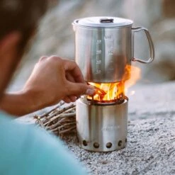 Solo Stove Lite Draagbare Kooktoestel. Geen Vloeibare Brandstof Nodig. Krachtige Efficiënte Houtverbranding En Weinig Rook. Voor 1-2 Personen, 304 Roestvrijstaal, Compact ⌀ 10,8 Cm, Hoogte 14,5 Cm, 255g. -Buiten Kamperen 1200x1200 2089