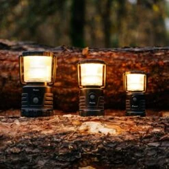 Favour L1061 Camping Lamp LED, 875 Lumen, IP64, Waterdicht, Draagbare Kampeerlamp, Tentlamp, Schokbestendig, 4 Verschillende Lichtmodi Incl Kaarslicht-modus, Afneembaar Deksel, Handig & Compact Formaat -Buiten Kamperen 1200x1200 2229