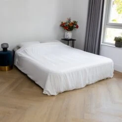 BluMill Luchtbed - 2-persoons - Ingebouwde Pomp - 203x152x36 Cm - Duurzame Keuze -Buiten Kamperen 1200x1200 387