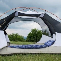 TRVLMORE Slaapmat - Zelfopblazend - 1 Persoons - Ingebouwde Pomp En Kussen - Blauw -Buiten Kamperen 1200x1200 554