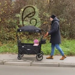 FableKids LEO X4Plus Opvouwbare Wagen Met Dak Fossil Grey -Buiten Kamperen 1200x1200 637