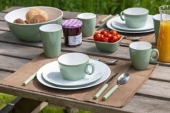 Bo-Camp Servies - Campingbord - 100% Melamine - 16-delig - Groen -Buiten Kamperen 1200x799 100