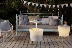 Keter Coolbar Partytafel – Lichtgevend - 49,5x49,5x57cm - Wit 19 Keter Coolbar Partytafel – Lichtgevend - 49,5x49,5x57cm - Wit -Buiten Kamperen 1200x806 6