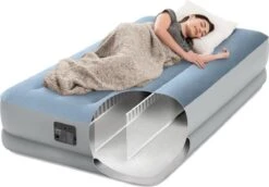 Intex 64166NP Raised Comfort Luchtbed 191x99x36 Cm Lichtblauw/Grijs 8 Intex 64166NP Raised Comfort Luchtbed 191x99x36 Cm Lichtblauw/Grijs -Buiten Kamperen 1200x835 1