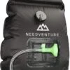 Needventure Solar Douche - Camping Douchezak - Buiten Douche - Tuindouche - Inclusief Thermometer - Waterzak Met Douchekop - 20L - Zwart 2 Needventure Solar Douche - Camping Douchezak - Buiten Douche - Tuindouche - Inclusief Thermometer - Waterzak Met Douchekop - 20L - Zwart -Buiten Kamperen 711x1200