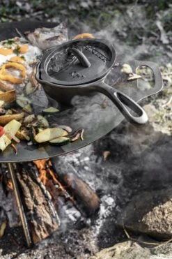 Petromax KR1 Gietijzeren Steelpan Met Deksel (1 Liter) -Buiten Kamperen 799x1200 13