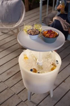 Keter Coolbar Partytafel – Lichtgevend - 49,5x49,5x57cm - Wit 16 Keter Coolbar Partytafel – Lichtgevend - 49,5x49,5x57cm - Wit -Buiten Kamperen 800x1200 38