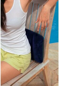 Intex Opblaasbaar Kussen - Hoofdkussen - Reiskussen - Inflatable Travel Pillow - Kampeerkussen - Reis Kussen - 43 X 28 X 9 Cm - Blauw -Buiten Kamperen 816x1200